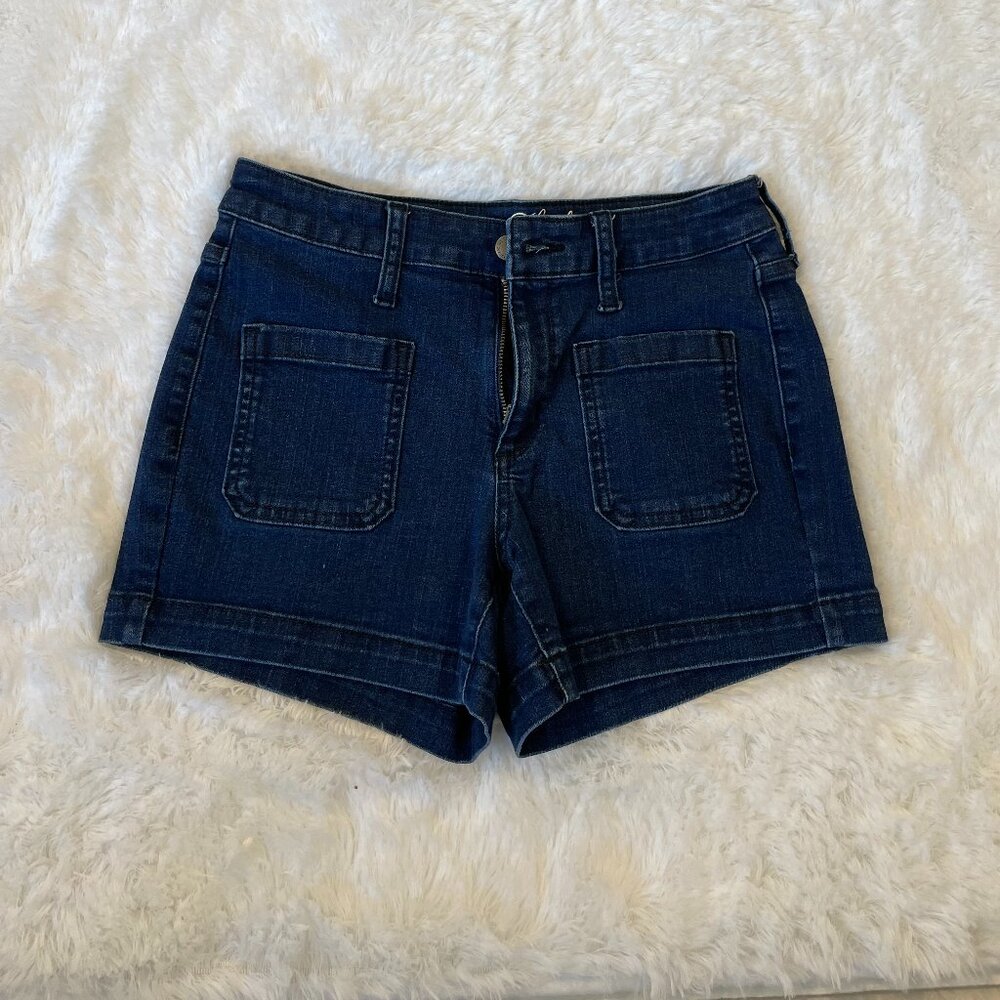 Universal Thread Women’s Dark Wash Denim Shorts w/ Front Patch Pockets